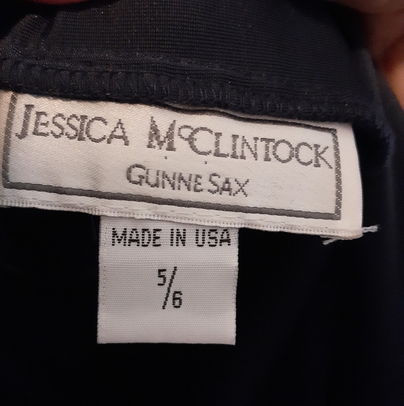 Formal dress - Picture 2 of 6